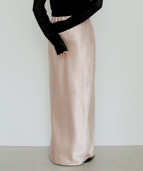 cheriella(シェリエラ)の「【cheriella】サテンナロースカート SATIN NARROW SKIRT(スカート・レディース・アイボリー/ピンク/ブラック/ブラウン・FREE)」の8枚目の写真