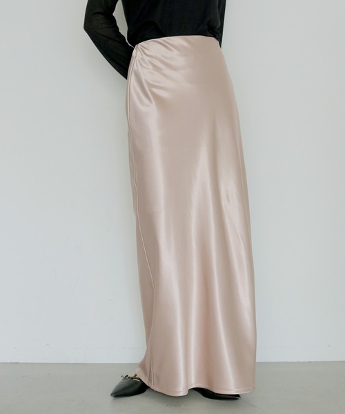 cheriella(シェリエラ)の「【cheriella】サテンナロースカート SATIN NARROW SKIRT(スカート・レディース・アイボリー/ピンク/ブラック/ブラウン・FREE)」の6枚目の写真