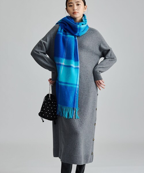 INDIVI(インディヴィ)の「【軽量/カシミヤ混/体型カバー】ハイネックニットワンピース(ワンピース・レディース・ブラウン系その他7/グレー系その他7・38/05/15 /13/34)」の1枚目の写真