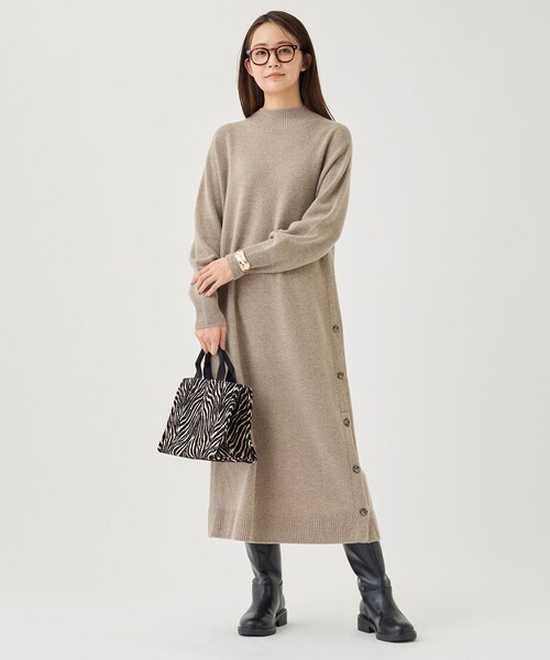 INDIVI(インディヴィ)の「【軽量/カシミヤ混/体型カバー】ハイネックニットワンピース(ワンピース・レディース・ブラウン系その他7/グレー系その他7・38/05/15 /13/34)」の9枚目の写真