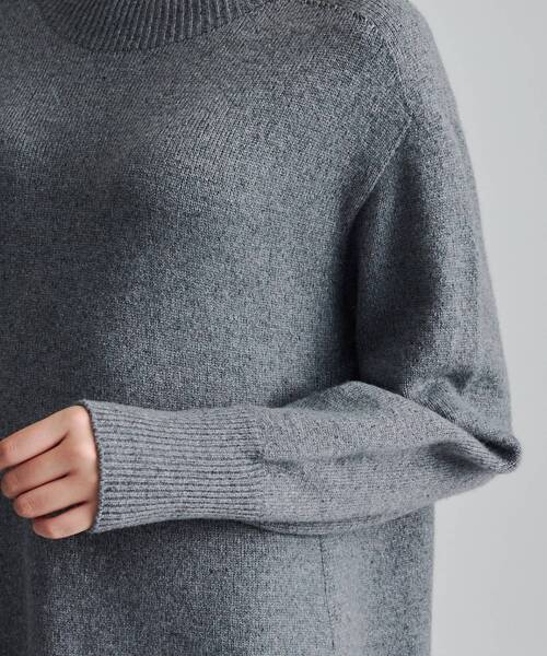 INDIVI(インディヴィ)の「【軽量/カシミヤ混/体型カバー】ハイネックニットワンピース(ワンピース・レディース・ブラウン系その他7/グレー系その他7・38/05/15 /13/34)」の16枚目の写真