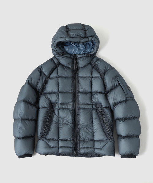 C.P. COMPANY(シーピーカンパニー)の「C.P.Company / シーピーカンパニー D.D. SHELL HOODED DOWN JACKET(ダウンジャケット/コート・メンズ・ブラック/ベージュ/ボルドー/ホワイト系その他/ブルー系その他・SMALL/LARGE/MEDIUM)」の4枚目の写真