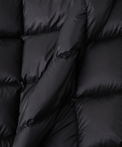 C.P. COMPANY(シーピーカンパニー)の「C.P.Company / シーピーカンパニー D.D. SHELL HOODED DOWN JACKET(ダウンジャケット/コート・メンズ・ブラック/ベージュ/ボルドー/ホワイト系その他/ブルー系その他・SMALL/LARGE/MEDIUM)」の10枚目の写真