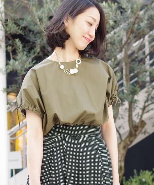 NARACAMICIE（ナラカミーチェ）の「ドロストスリーブプルオーバー半袖ブラウス（シャツ/ブラウス・レディース・ホワイト/カーキ/ブルー・MEDIUM）」の7枚目の写真