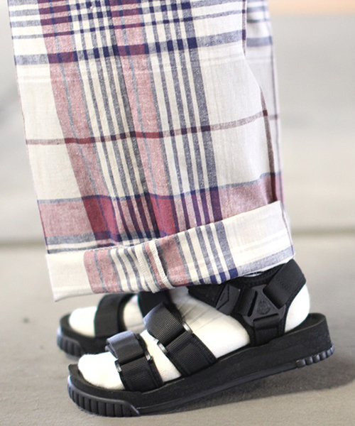 SHAKA（シャカ）の「別注カラー有【SHAKA / シャカ】NEO BUNGY（サンダル・レディース・ブラック/ネイビー/ブラック×ブラック/グレー/カーキブラウン/オリーブ/オレンジ/マスタード/ベビーピンク/パープル/アイボリー/グレイッシュブルー/ロイヤルブルー/ピンク/ラベンダー・23cm/25cm/26cm/24cm/27cm/28cm/29cm）」の19枚目の写真