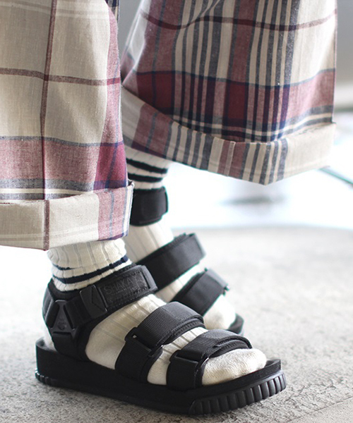 SHAKA（シャカ）の「別注カラー有【SHAKA / シャカ】NEO BUNGY（サンダル・レディース・ブラック/ネイビー/ブラック×ブラック/グレー/カーキブラウン/オリーブ/オレンジ/マスタード/ベビーピンク/パープル/アイボリー/グレイッシュブルー/ロイヤルブルー/ピンク/ラベンダー・23cm/25cm/26cm/24cm/27cm/28cm/29cm）」の20枚目の写真