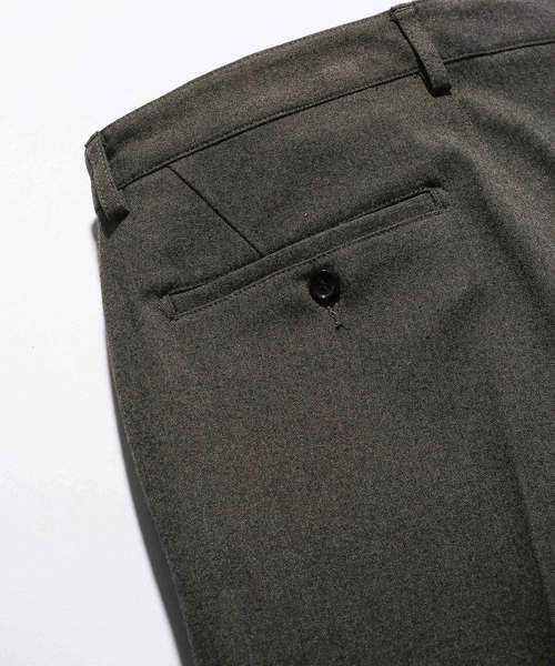 MR.OLIVE（ミスターオリーブ）の「THERMO LITE STRETCH TWILL / ONE PLEATS TAPERED PANTS（スラックス・メンズ・チャコールグレー/ブラック/ブラウン・SMALL/MEDIUM/LARGE）」の9枚目の写真