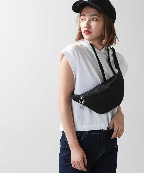 WEGO（ウィゴー）の「WEGO/ダブルZIPウエストバッグ（ボディバッグ/ウエストポーチ・レディース・ブラック/ベージュ・FREE）」の2枚目の写真