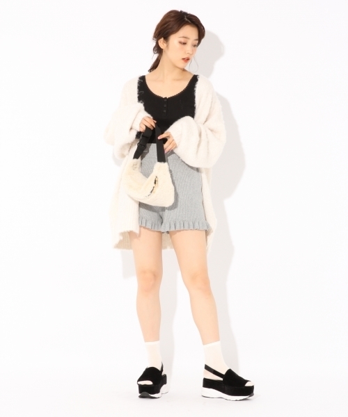 Heather(ヘザー)の「リブ/スソフリルニットショートパンツ 814172(その他パンツ・レディース・ブラック/グレー/ベージュ系その他・FREE)」の6枚目の写真