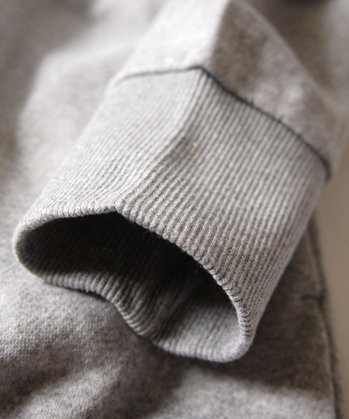 BEATJIVE（ビートジャイブ）の「ロング丈 ワイドシルエット スウェット ドルマン プルオーバー トレーナー レディース（スウェット・レディース・ブラック/ネイビー/グレー/オフホワイト/ブラック×ブルー/ブラック系その他・FREE）」の18枚目の写真