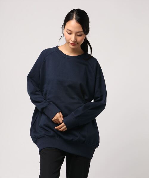 BEATJIVE（ビートジャイブ）の「ロング丈 ワイドシルエット スウェット ドルマン プルオーバー トレーナー レディース（スウェット・レディース・ブラック/ネイビー/グレー/オフホワイト/ブラック×ブルー/ブラック系その他・FREE）」の6枚目の写真