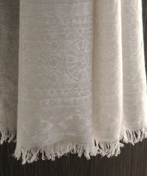 Filomo（フィローモ）の「[Filomo]カシミヤ100％ジャガードストール（ストール/ショール・レディース・アイボリー・FREE）」の6枚目の写真