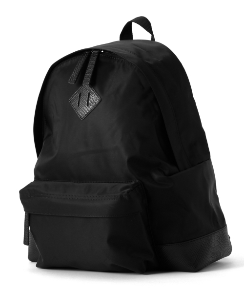 BEAUTY&YOUTH UNITED ARROWS（ビューティーアンドユースユナイテッドアローズ）の「MT パイソン柄/エンボス バックパック◆（バックパック/リュック・メンズ・ホワイト/ブラック・フリー）」の3枚目の写真