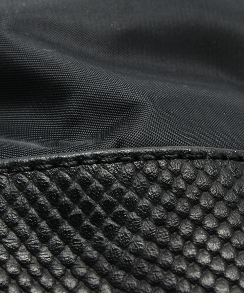 BEAUTY&YOUTH UNITED ARROWS（ビューティーアンドユースユナイテッドアローズ）の「MT パイソン柄/エンボス バックパック◆（バックパック/リュック・メンズ・ホワイト/ブラック・フリー）」の11枚目の写真