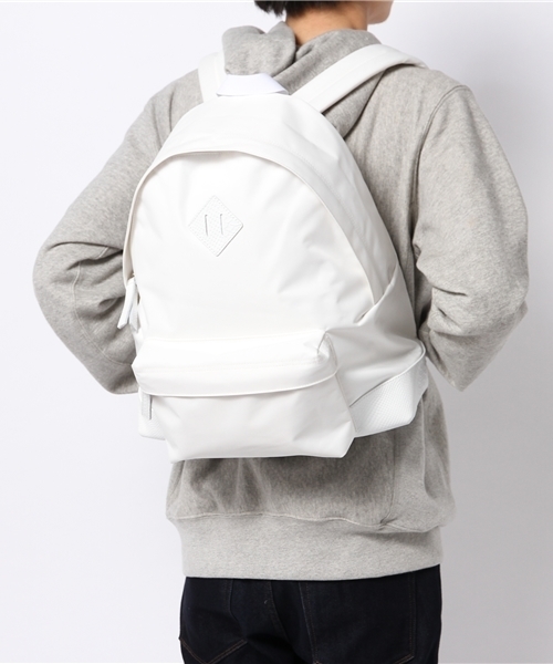 BEAUTY&YOUTH UNITED ARROWS（ビューティーアンドユースユナイテッドアローズ）の「MT パイソン柄/エンボス バックパック◆（バックパック/リュック・メンズ・ホワイト/ブラック・フリー）」の12枚目の写真