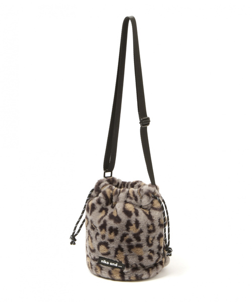 niko and...(ニコアンド)の「オリジナルモコモコ巾着ショルダーバッグ(ショルダーバッグ・レディース・アイボリー/キャメル/その他1/その他2・0)」の13枚目の写真