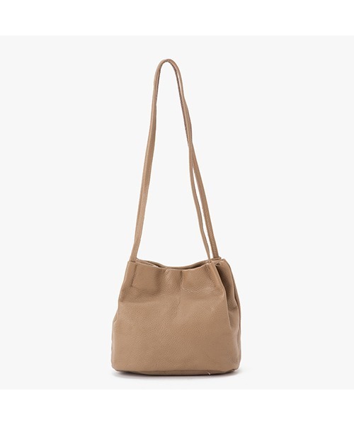 TASINAMI（タシナミ）の「TASINAMI シュリンクレザーショルダー巾着バッグ (TA-0030)（ハンドバッグ・レディース・ブラック/ネイビー/レッド/サックスブルー/グリーン/マスタード/ホワイト系その他/チョコ/グレイッシュベージュ/グレー・FREE）」の6枚目の写真