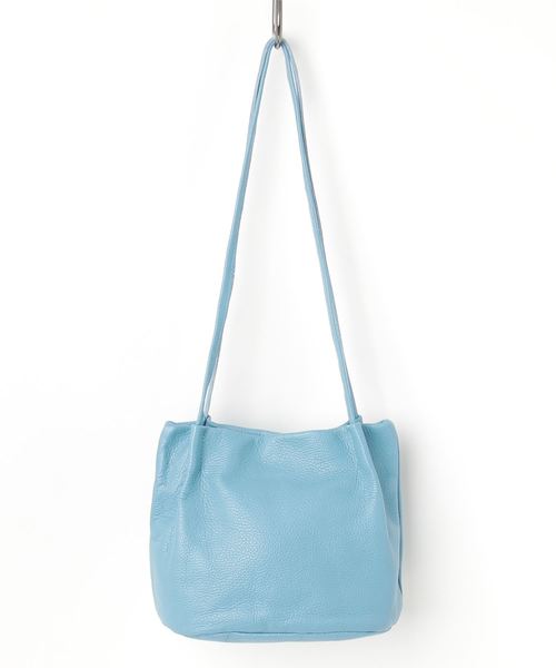 TASINAMI（タシナミ）の「TASINAMI シュリンクレザーショルダー巾着バッグ (TA-0030)（ハンドバッグ・レディース・ブラック/ネイビー/レッド/サックスブルー/グリーン/マスタード/ホワイト系その他/チョコ/グレイッシュベージュ/グレー・FREE）」の16枚目の写真