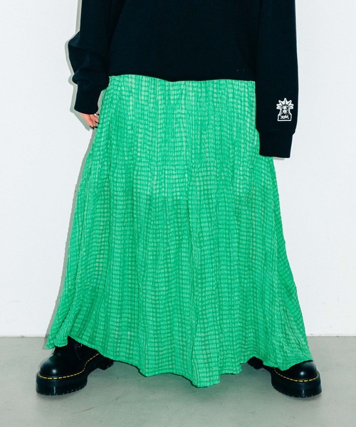 X-girl(エックスガール)の「PLEATED CHIFFON LONG SKIRT(スカート・レディース・ブラック/ブラウン/イエロー/グリーン・1/2)」の4枚目の写真