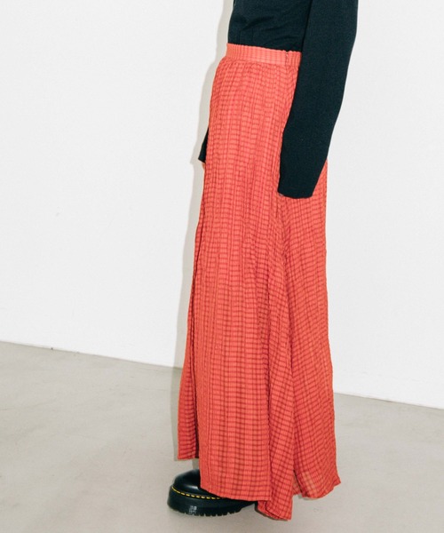 X-girl(エックスガール)の「PLEATED CHIFFON LONG SKIRT(スカート・レディース・ブラック/ブラウン/イエロー/グリーン・1/2)」の11枚目の写真