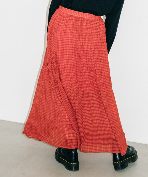 X-girl(エックスガール)の「PLEATED CHIFFON LONG SKIRT(スカート・レディース・ブラック/ブラウン/イエロー/グリーン・1/2)」の6枚目の写真