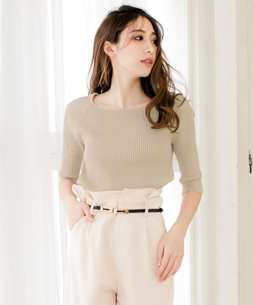 Julia Boutique(ジュリアブティック)の「スクエアネックニット/510595M(ニット/セーター・レディース・ホワイト/ベージュ/ブラック/ピンク/モカ/ネイビー/グレー・ONE)」の1枚目の写真