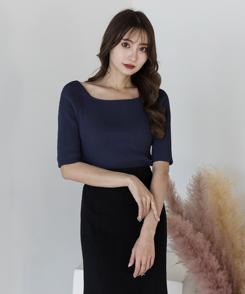 Julia Boutique(ジュリアブティック)の「スクエアネックニット/510595M(ニット/セーター・レディース・ホワイト/ベージュ/ブラック/ピンク/モカ/ネイビー/グレー・ONE)」の14枚目の写真