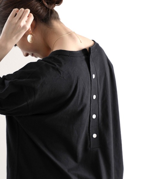 classicalelf(クラシカルエルフ)の「キッズ バックヘンリーネック無地ロングチュニックTシャツ(Tシャツ/カットソー・キッズ・ブラウン/ブラック/ホワイト/ベージュ/パープル・130/140/150/120/110)」の6枚目の写真