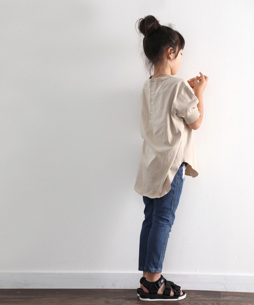 classicalelf(クラシカルエルフ)の「キッズ バックヘンリーネック無地ロングチュニックTシャツ(Tシャツ/カットソー・キッズ・ブラウン/ブラック/ホワイト/ベージュ/パープル・130/140/150/120/110)」の13枚目の写真