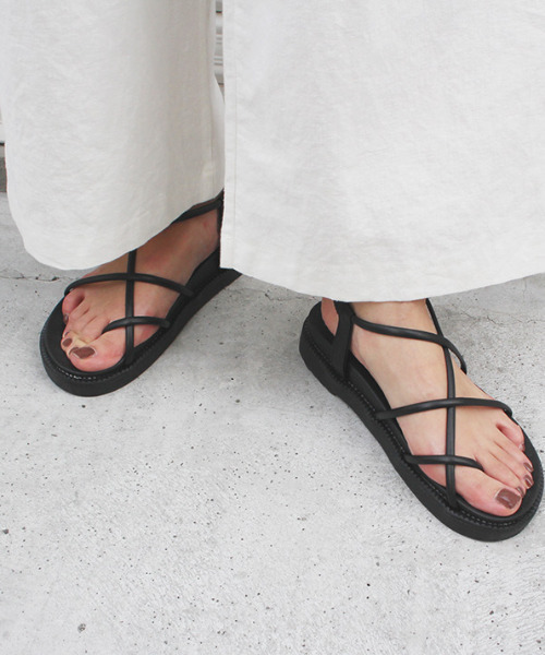 MODE ROBE（モードローブ）の「ストリングサンダル（サンダル・レディース・ブラック/アイボリー・23㎝/24㎝/25㎝/22.5㎝/23.5㎝/24.5㎝）」の2枚目の写真