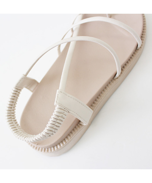 MODE ROBE（モードローブ）の「ストリングサンダル（サンダル・レディース・ブラック/アイボリー・23㎝/24㎝/25㎝/22.5㎝/23.5㎝/24.5㎝）」の9枚目の写真