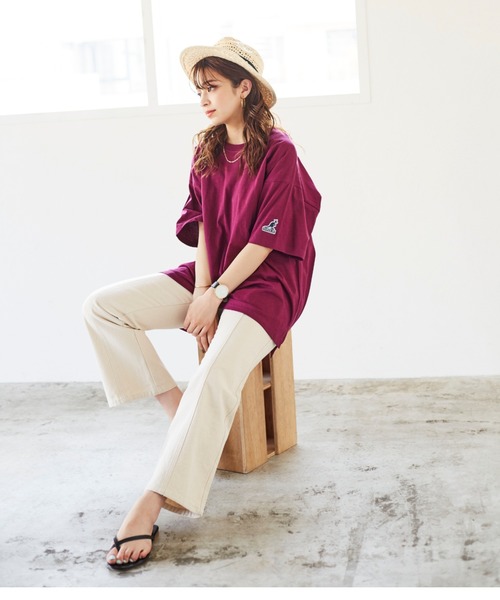 KANGOL EXTRA COMFORT（カンゴールエクストラコンフォート）の「WEB別注【KANGOL EXTRA COMFORT(カンゴール エクストラ コンフォート)】サイドスリットオーバーサイズTシャツ（Tシャツ/カットソー・レディース・パープル/オフホワイト/マスタード/ブラック/ブラウン/モカ/ライトグリーン/ネイビー/ベージュ/チャコールグレー・LL/L/M）」の9枚目の写真