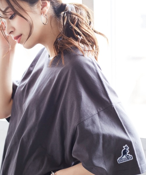 KANGOL EXTRA COMFORT（カンゴールエクストラコンフォート）の「WEB別注【KANGOL EXTRA COMFORT(カンゴール エクストラ コンフォート)】サイドスリットオーバーサイズTシャツ（Tシャツ/カットソー・レディース・パープル/オフホワイト/マスタード/ブラック/ブラウン/モカ/ライトグリーン/ネイビー/ベージュ/チャコールグレー・LL/L/M）」の20枚目の写真