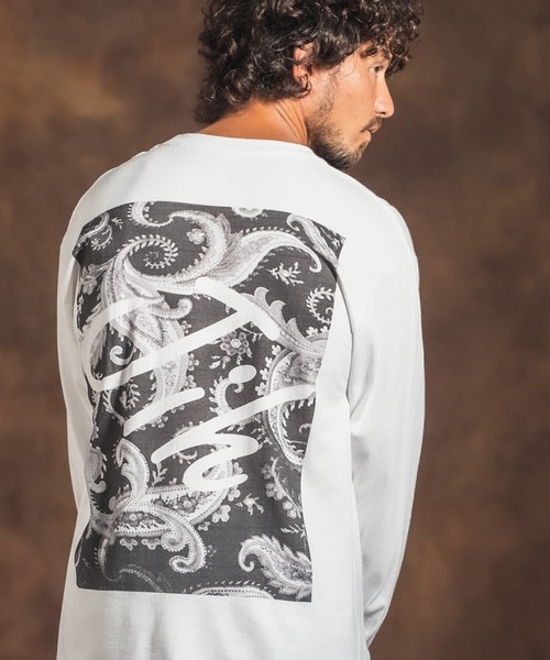 Jih Nunc（ジーヌンク）の「mlt3095-ロングスリーブプリントTシャツ -Jih×Paisley-（Tシャツ/カットソー・メンズ・ネイビー/ブラウン/ブラック・L/M）」の2枚目の写真