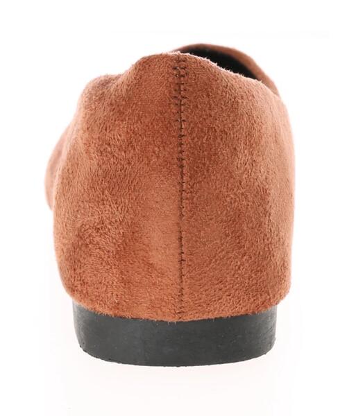 AMERICAN HOLIC（アメリカンホリック）の「スリムスクエアトウVカットフラットパンプス　＊（パンプス・レディース・グレイッシュベージュ/ブラック/ブラウン・L/S/M）」の7枚目の写真