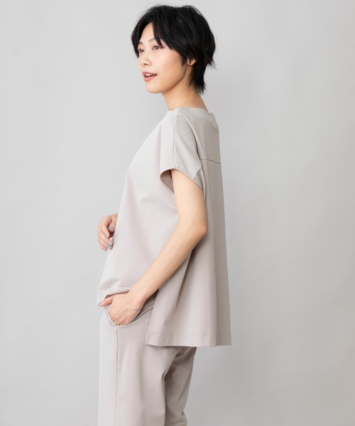 Munich(ミューニック)の「コットンポリエステルストレッチインターロック スリーブレストップス(セットアップ可)(Tシャツ/カットソー・レディース・ブラック/ダークグレー/グレイッシュベージュ・FREE)」の17枚目の写真
