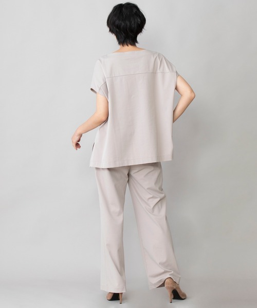 Munich(ミューニック)の「コットンポリエステルストレッチインターロック スリーブレストップス(セットアップ可)(Tシャツ/カットソー・レディース・ブラック/ダークグレー/グレイッシュベージュ・FREE)」の13枚目の写真