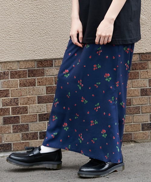 MILK ストロベリー　美品　スカート MILKFED.（ミルクフェド）の「STRAWBERRY MERMAID SKIRT