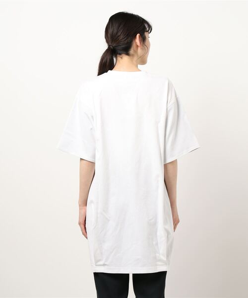 NICOLE white(ニコルホワイト)の「ロング丈ビッグTシャツ(Tシャツ/カットソー・レディース・ライトグレー/ブラック/ピンク/オフホワイト・FREE)」の12枚目の写真