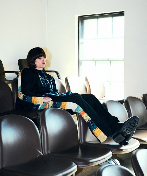 amok(アモク)の「2021秋冬 KNIT TRACK JACKETS(ジャージ・メンズ・ネイビー/ブラック・L/M/S)」の4枚目の写真