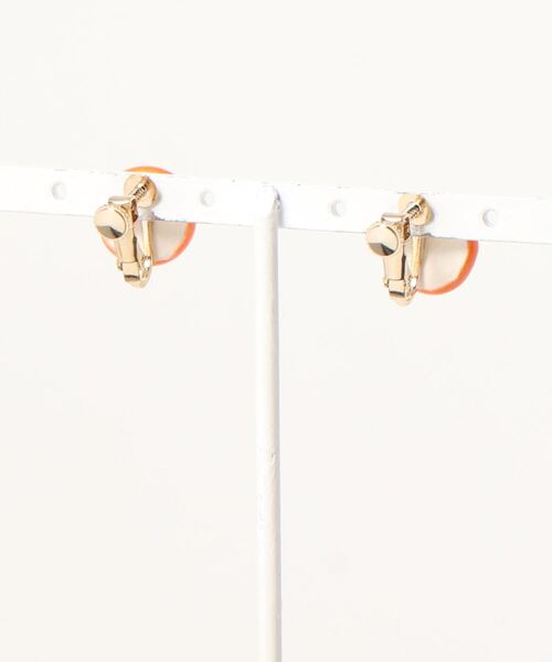 tone（トーン）の「【irodori】金彩dot earring（round  オレンジ）（イヤリング・レディース・オレンジ・FREE）」の2枚目の写真