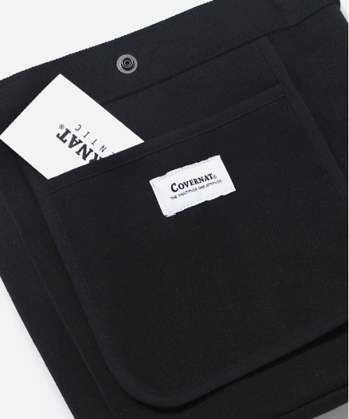 COVERNAT(カバーナット)の「【COVERNAT】AUTHENTIC LOGO SMALL CROSS BAG / カバーナット オーセンティック ロゴ スモール クロス バッグ(ショルダーバッグ・メンズ・ブラック・FREE)」の13枚目の写真