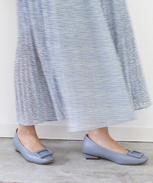 MODE ROBE（モードローブ）の「スクエアバックルパンプス（パンプス・レディース・アイボリー/ブルー/ピンク・22.5㎝/23㎝/23.5㎝/24㎝/24.5㎝/25㎝）」の8枚目の写真