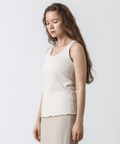 ALLUMER（アリュメール）の「ランダムリブ2WAYタンクトップ（タンクトップ・レディース・アイボリー/ブラック/ブラウン/イエロー・1）」の19枚目の写真