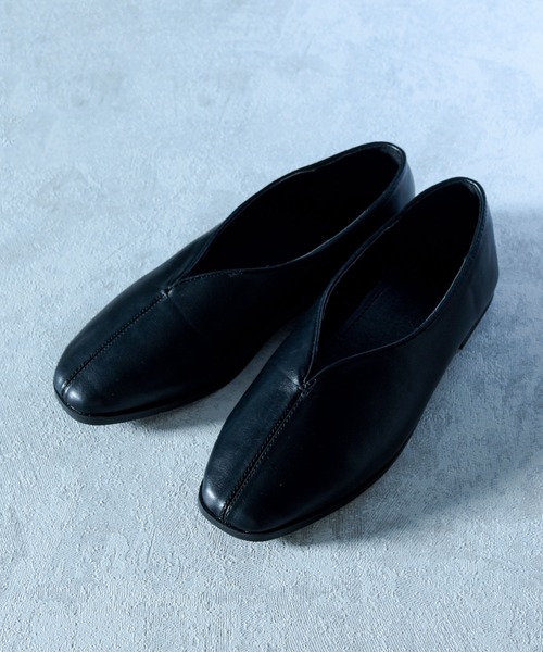 CALIFORNIA OUTFITTERS（カリフォルニア アウトフィッターズ）の「スクエアトゥVカットパンプス（パンプス・レディース・ホワイト/ブラック/ベージュ・23cm/23.5cm/24cm/24.5cm）」の13枚目の写真