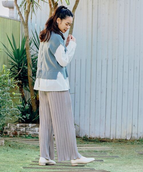 pink adobe（ピンクアドベ）の「◆【M-LL】レイヤード見え レースアップニット（ニット/セーター・レディース・グレー/ブラック/ライトブルー/ライトベージュ・38/40/42）」の9枚目の写真