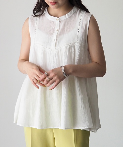 Riberry（リベリー）の「ハシゴレースノースリギャザーブラウス（シャツ/ブラウス・レディース・ブラック/ベージュ/オフホワイト/カーキ・MEDIUM）」の11枚目の写真