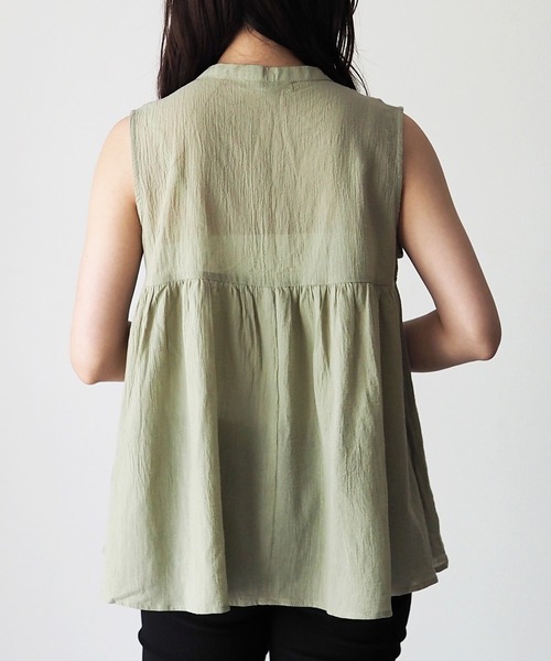 Riberry（リベリー）の「ハシゴレースノースリギャザーブラウス（シャツ/ブラウス・レディース・ブラック/ベージュ/オフホワイト/カーキ・MEDIUM）」の5枚目の写真