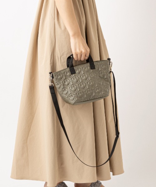 Actually（アクチュアリー）の「スマイルキルティング ミニショルダー 2WAYトート（ショルダーバッグ・レディース・カーキ/シルバー/ブラック・フリー）」の11枚目の写真