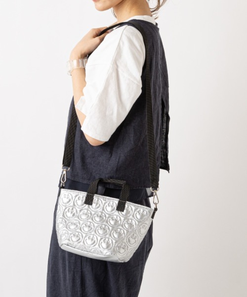 Actually（アクチュアリー）の「スマイルキルティング ミニショルダー 2WAYトート（ショルダーバッグ・レディース・カーキ/シルバー/ブラック・フリー）」の19枚目の写真